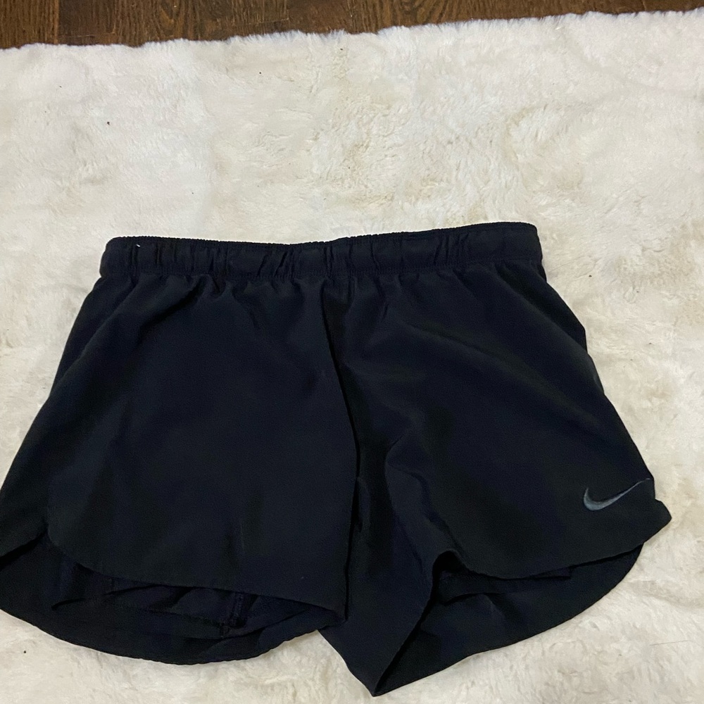 Black Nike shorts